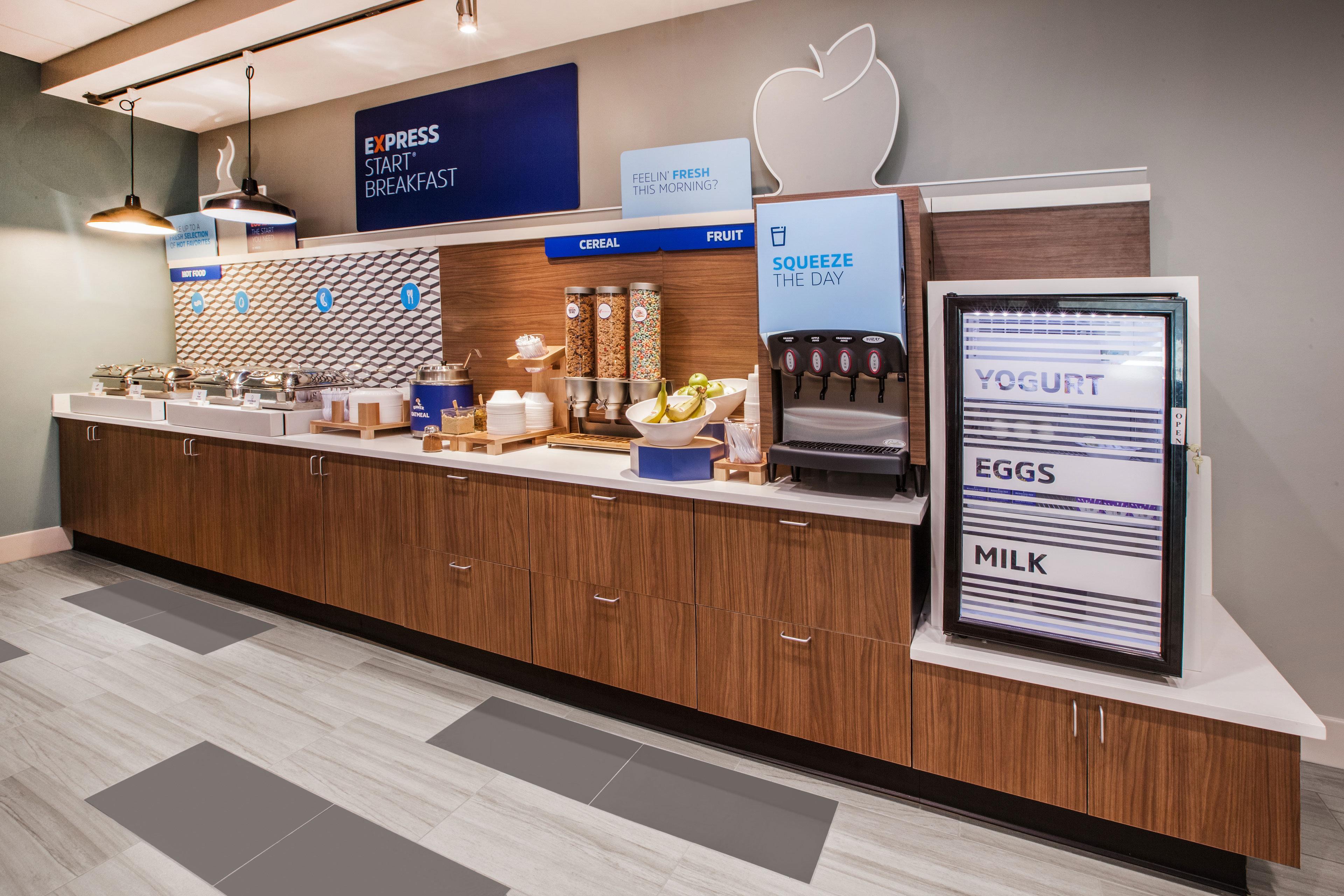 Holiday Inn Express - Williamsburg Busch Gardens Area By Ihg Bagian luar foto