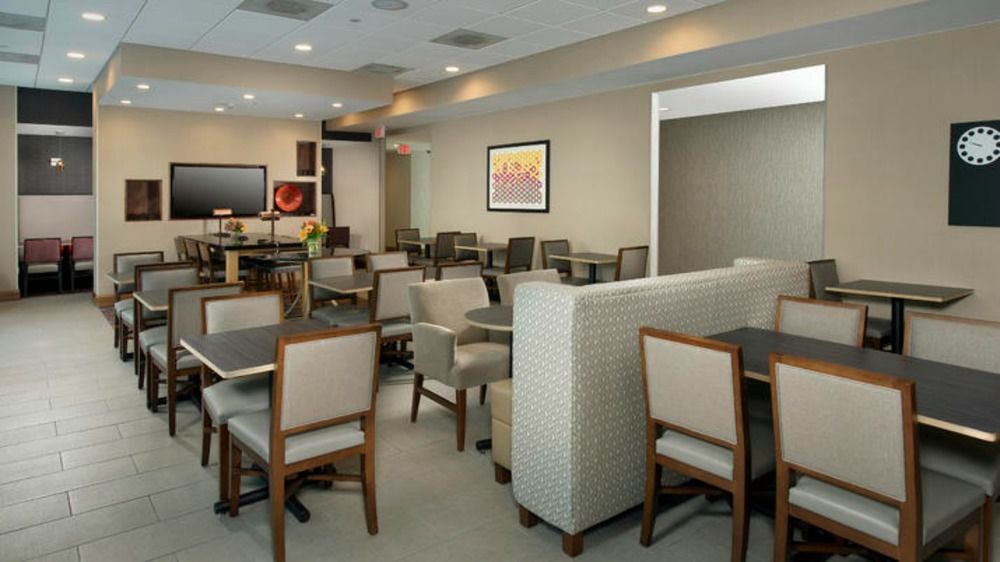 Holiday Inn Express - Williamsburg Busch Gardens Area By Ihg Bagian luar foto